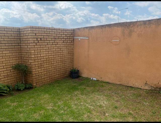 2 BEDROOM HOUSE FOR SALE IN MEADOWLANDS